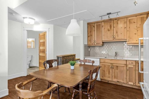 329-808 Spring Creek Drive, Canmore, AB - Indoor Photo Showing Dining Room