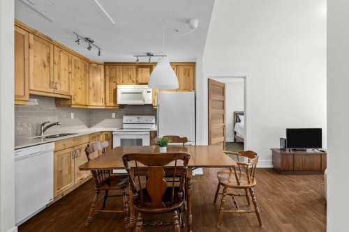 329-808 Spring Creek Drive, Canmore, AB - Indoor Photo Showing Other Room