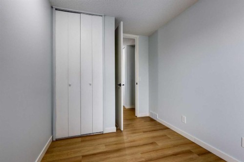 17 Sunvale Crescent Se, Calgary, AB - Indoor Photo Showing Other Room