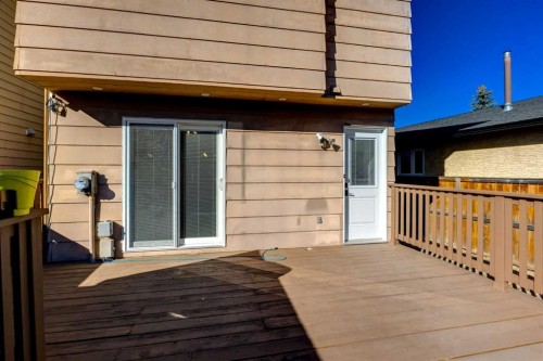 17 Sunvale Crescent Se, Calgary, AB - Outdoor With Exterior