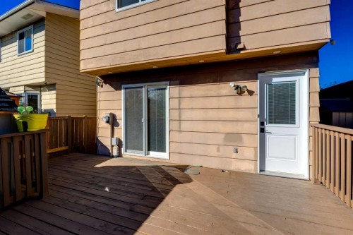 17 Sunvale Crescent Se, Calgary, AB - Outdoor With Deck Patio Veranda With Exterior