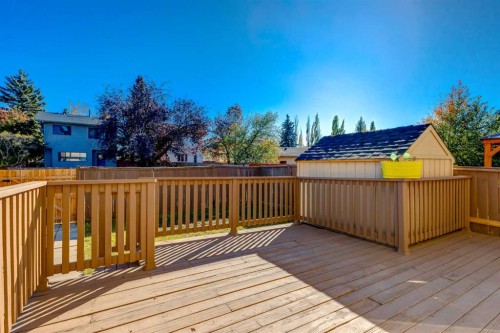17 Sunvale Crescent Se, Calgary, AB - Outdoor