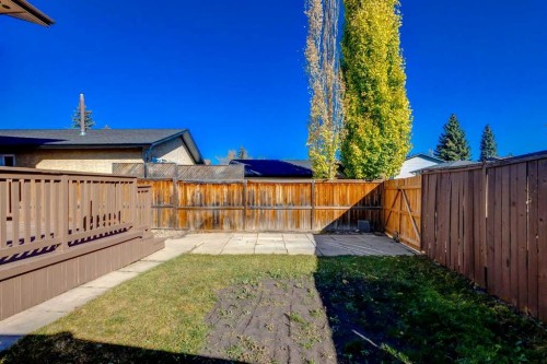 17 Sunvale Crescent Se, Calgary, AB - Outdoor
