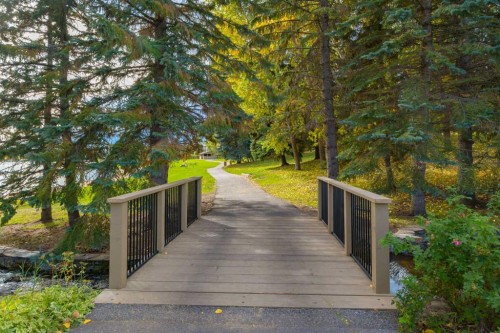 17 Sunvale Crescent Se, Calgary, AB - Outdoor