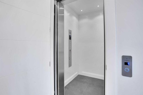 435 Patterson Boulevard Sw, Calgary, AB - Indoor Photo Showing Bathroom