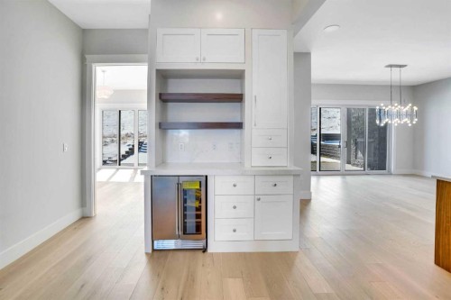 435 Patterson Boulevard Sw, Calgary, AB - Indoor Photo Showing Other Room