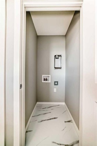 64 Bartlett Way Se, Calgary, AB - Indoor Photo Showing Other Room