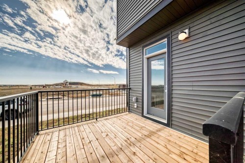 64 Bartlett Way Se, Calgary, AB - Outdoor
