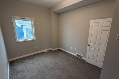 333 2 Street East, Drumheller, AB - Indoor Photo Showing Other Room