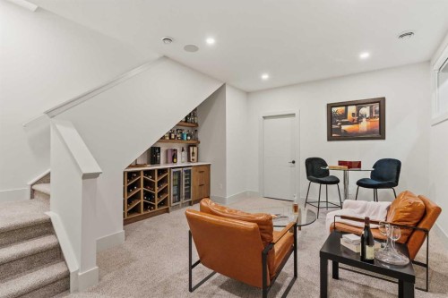 514 19 Street Nw, Calgary, AB - Indoor Photo Showing Other Room