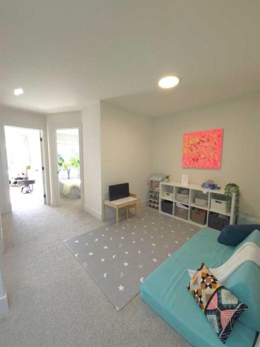 514 19 Street Nw, Calgary, AB - Indoor Photo Showing Other Room