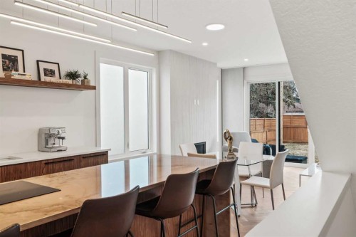 514 19 Street Nw, Calgary, AB - Indoor