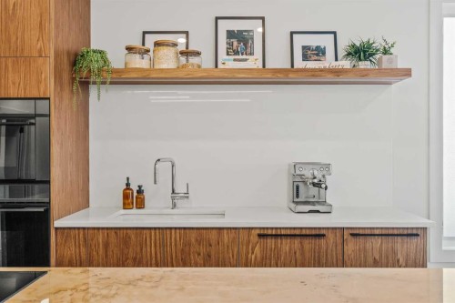 514 19 Street Nw, Calgary, AB - Indoor