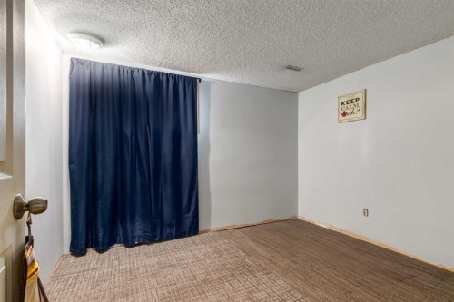 7711 Bowcliffe Crescent Nw, Calgary, AB - Indoor Photo Showing Other Room