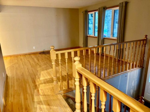 7711 Bowcliffe Crescent Nw, Calgary, AB - Indoor Photo Showing Other Room