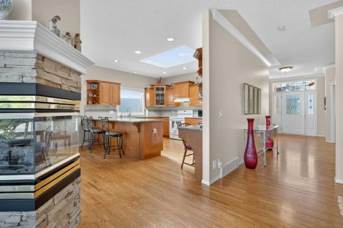 108 Hamptons Heights Nw, Calgary, AB - Indoor Photo Showing Other Room