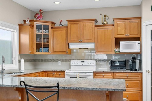 108 Hamptons Heights Nw, Calgary, AB - Indoor Photo Showing Kitchen