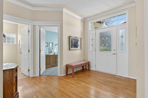 108 Hamptons Heights Nw, Calgary, AB - Indoor Photo Showing Other Room