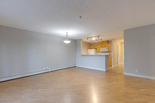 107-2440 34 Avenue Sw, Calgary, AB - Indoor