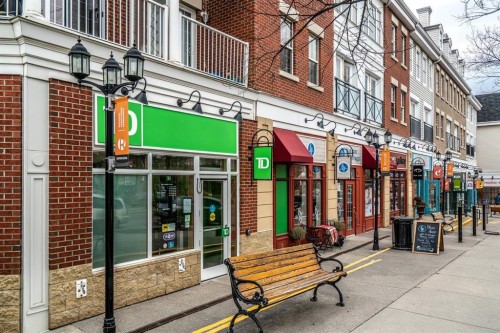 107-2440 34 Avenue Sw, Calgary, AB - Outdoor