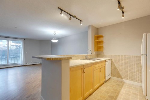 107-2440 34 Avenue Sw, Calgary, AB - Indoor