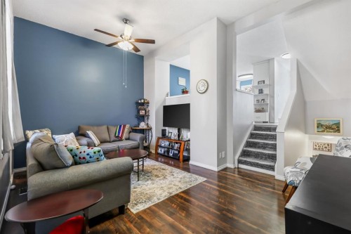 8-7 Westland Road, Okotoks, AB - Indoor Photo Showing Living Room