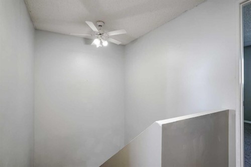 72 Strathcona Crescent, Calgary, AB - Indoor Photo Showing Other Room