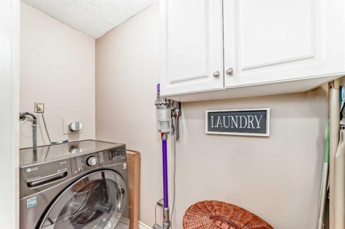 10D-80 Galbraith Drive Sw, Calgary, AB - Indoor Photo Showing Laundry Room