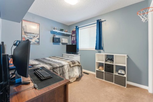 133 Auburn Bay View Se, Calgary, AB - Indoor Photo Showing Bedroom