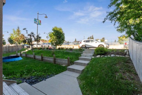 1-4513 Bowness Road Nw, Calgary, AB - Outdoor
