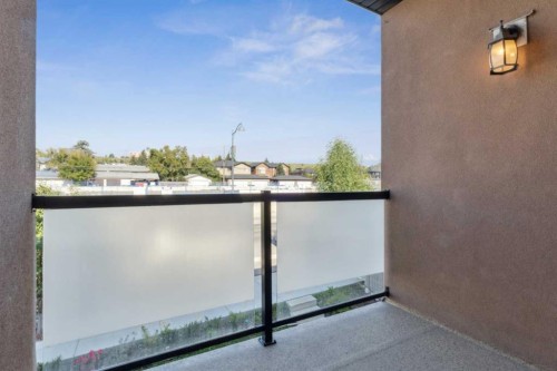 1-4513 Bowness Road Nw, Calgary, AB - Outdoor