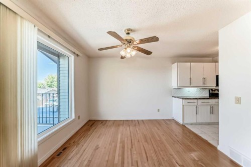 40 Glenpatrick Crescent, Cochrane, AB - Indoor Photo Showing Kitchen