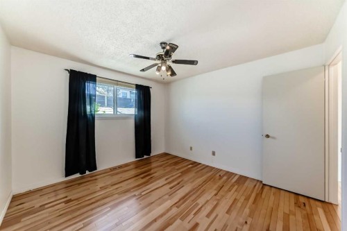 40 Glenpatrick Crescent, Cochrane, AB - Indoor Photo Showing Other Room