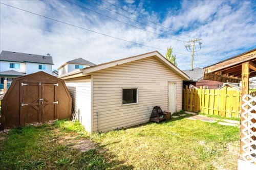 29 Martinvalley Place Ne, Calgary, AB - Outdoor