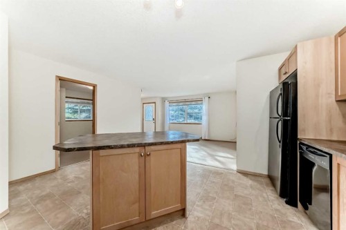 106-20 Panatella Landing Nw, Calgary, AB - Indoor Photo Showing Kitchen