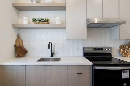 232 West Chestermere Drive, Chestermere, AB - Indoor Photo Showing Kitchen