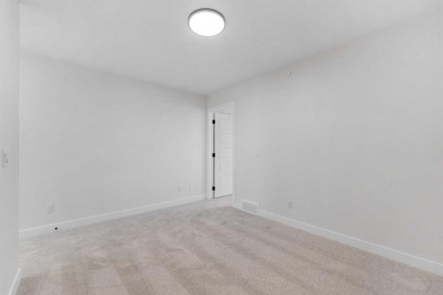 501 Hotchkiss Drive Se, Calgary, AB - Indoor Photo Showing Other Room