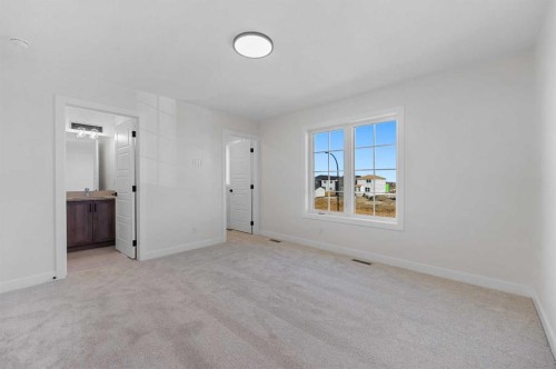 501 Hotchkiss Drive Se, Calgary, AB - Indoor Photo Showing Other Room