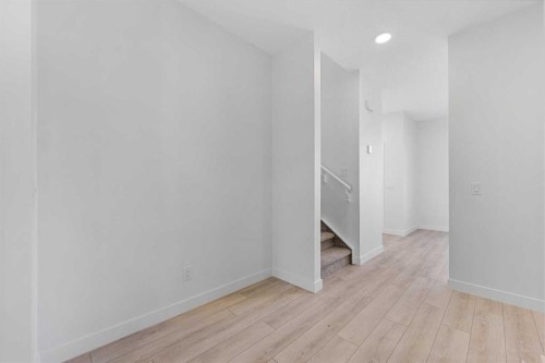 477 Hotchkiss Drive Se, Calgary, AB - Indoor Photo Showing Other Room