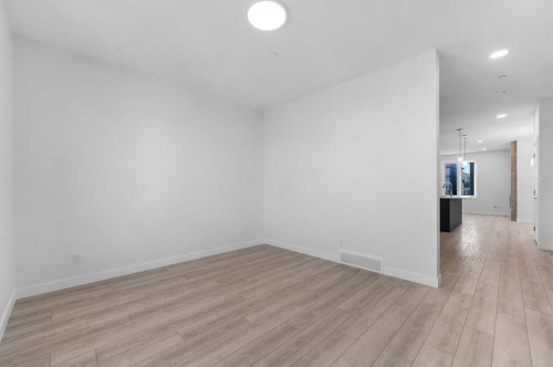 477 Hotchkiss Drive Se, Calgary, AB - Indoor Photo Showing Other Room