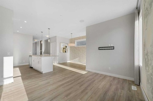 129 Hotchkiss Way Se, Calgary, AB - Indoor