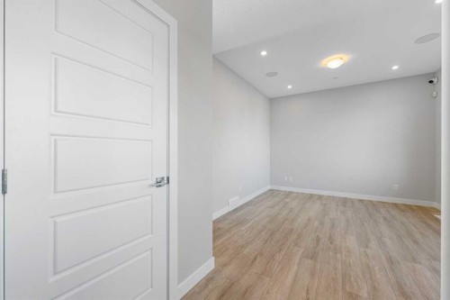 129 Hotchkiss Way Se, Calgary, AB - Indoor Photo Showing Other Room