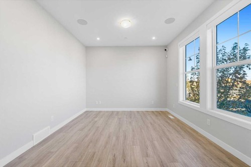 129 Hotchkiss Way Se, Calgary, AB - Indoor Photo Showing Other Room