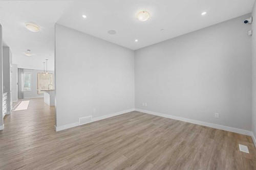 129 Hotchkiss Way Se, Calgary, AB - Indoor Photo Showing Other Room