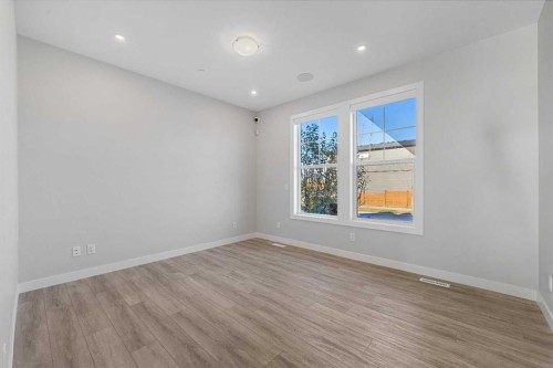 129 Hotchkiss Way Se, Calgary, AB - Indoor Photo Showing Other Room