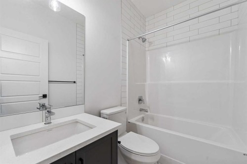 95 Dawson Wharf Mount, Chestermere, AB - Indoor Photo Showing Bathroom