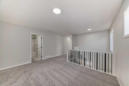 374 Corner Glen Way Ne, Calgary, AB - Indoor Photo Showing Other Room