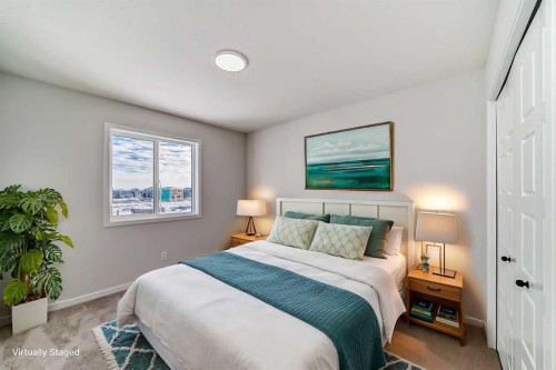 374 Corner Glen Way Ne, Calgary, AB - Indoor Photo Showing Bedroom