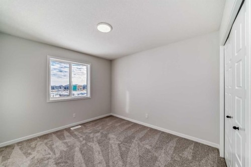 374 Corner Glen Way Ne, Calgary, AB - Indoor Photo Showing Other Room