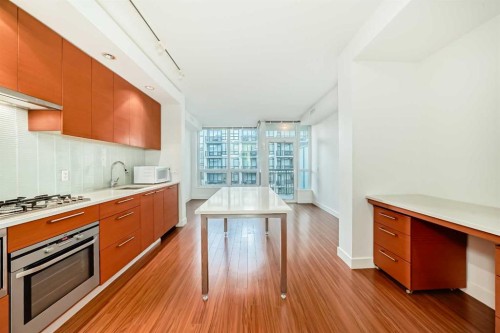 459-222 Riverfront Avenue Sw, Calgary, AB - Indoor Photo Showing Kitchen